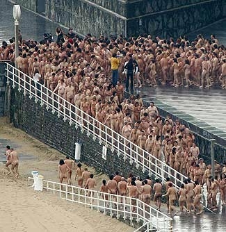 spencer_tunick_2006_san sebastian