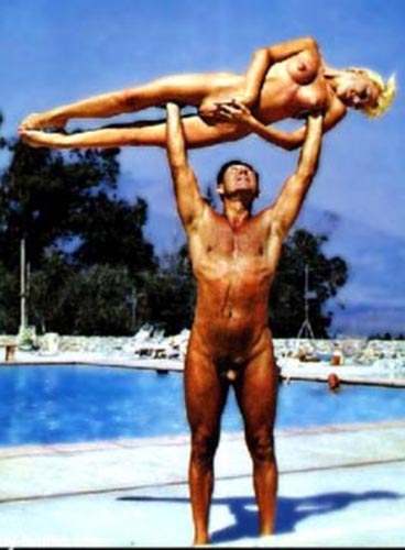 Naturistes nus à la plage