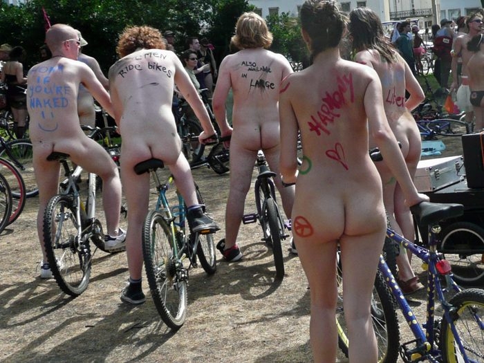 world naked bike ride cyclonue ciclonudista brighton 2009
