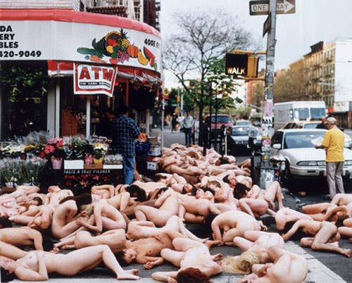 spencer_tunick_2000_9th Street and First Avenue