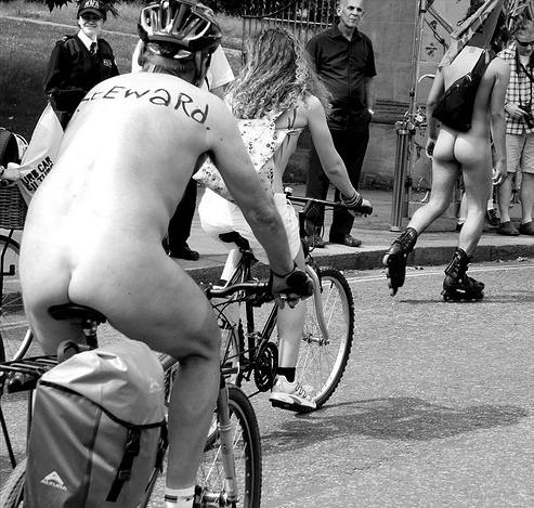 worldnakedbikeride wnbr cyclonue ciclonudista london 2008
