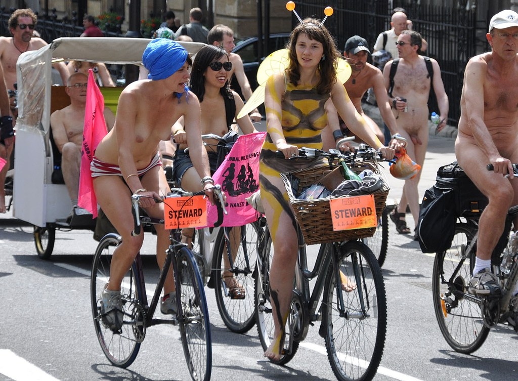 world naked bike ride cyclonue ciclonudista london 2009