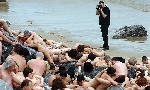 spencer_tunick_2006_san sebastian