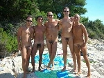 Groupes naturistes a la plage