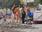 Groupes naturistes a la plage