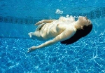 Nues sous l'eau