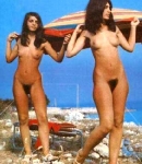 Naturistes nus à la plage