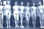 Naturistes nus à la plage