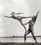 Naturistes nus à la plage