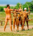 Naturistes nus à la plage