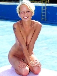 Naturistes nus à la plage