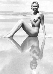 Naturistes nus à la plage