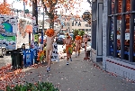 Course de citrouilles nues (Naked Pumpkin Run)