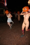 Course de citrouilles nues (Naked Pumpkin Run)